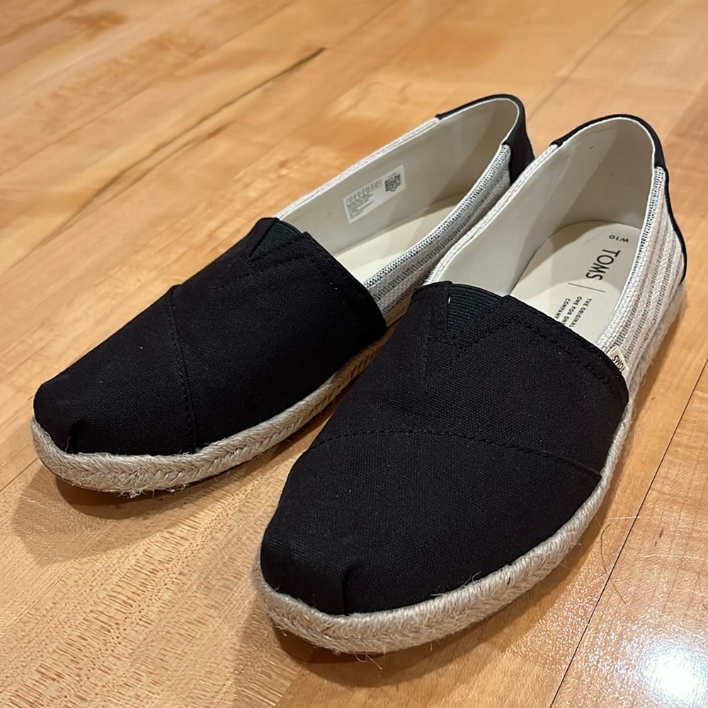 TOMS Classic Black Ivy League Stripes Slip-on, Women’s size 10